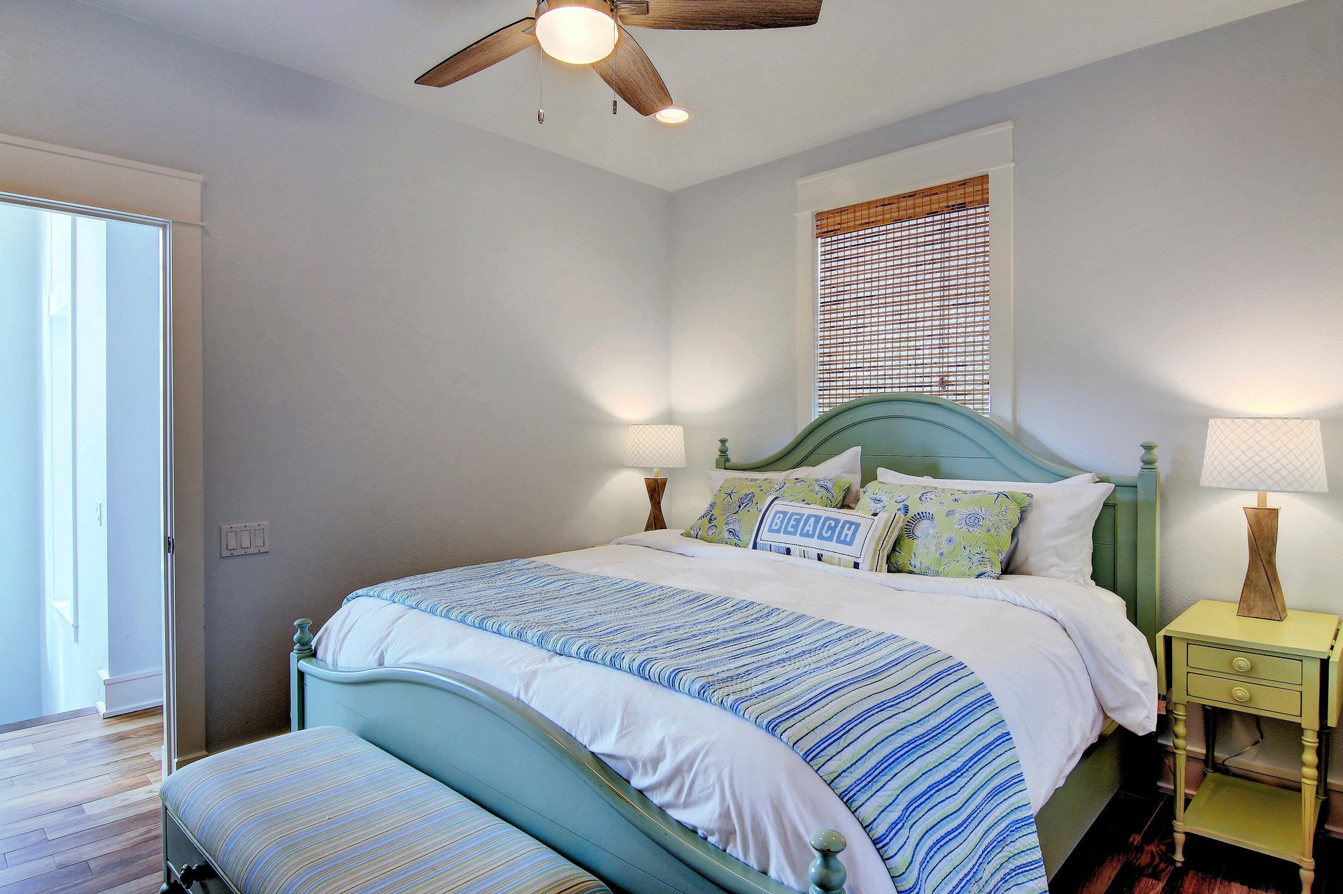 Casa Del Mar  2nd Floor King with Shared Bathroom