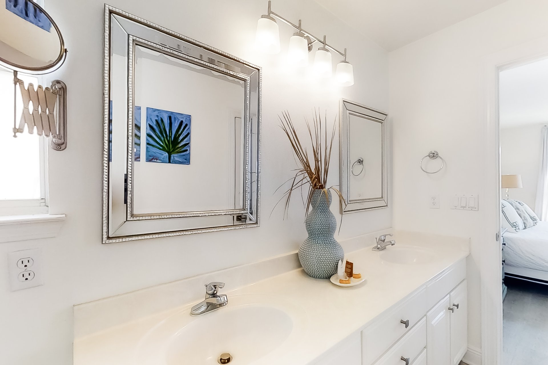 Terra Cotta Happy Ours 21