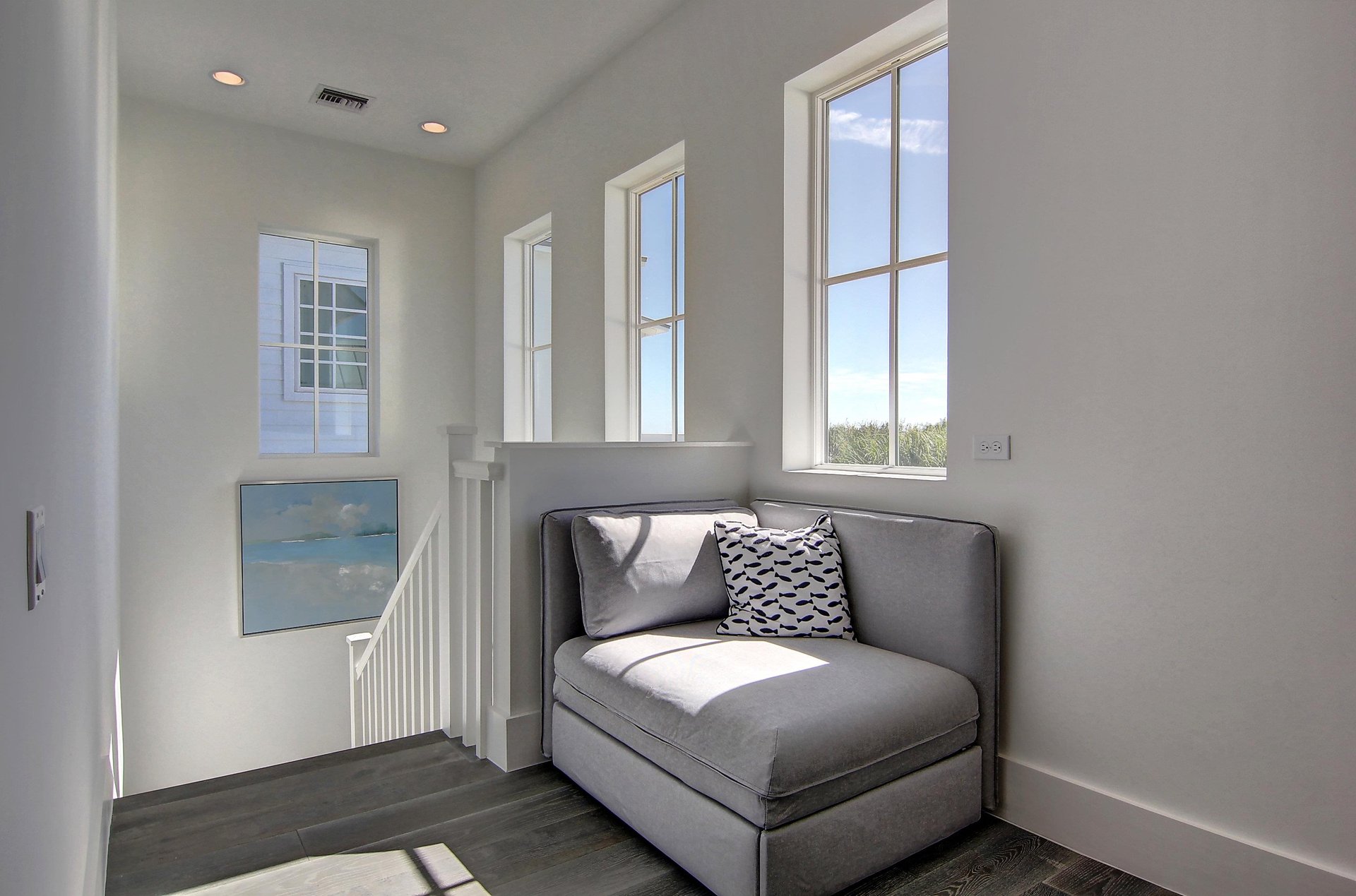 2nd Floor, Landing
