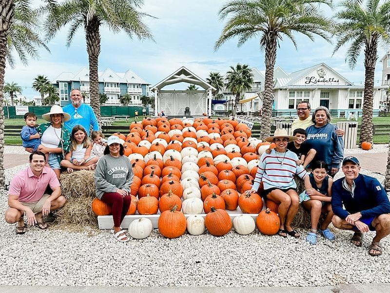 7971990d38e541ca82cc6f56081c7021large_pumpkin display
