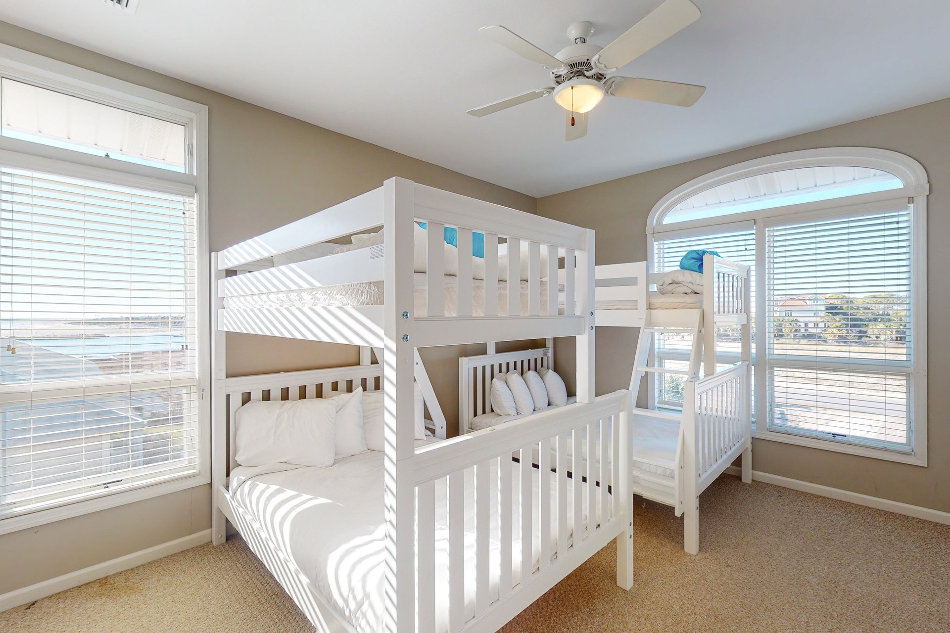 AmeliaA Gulfview Retreat 30