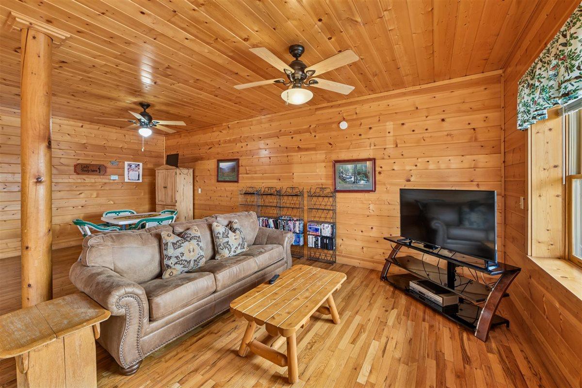 063Recreation Room