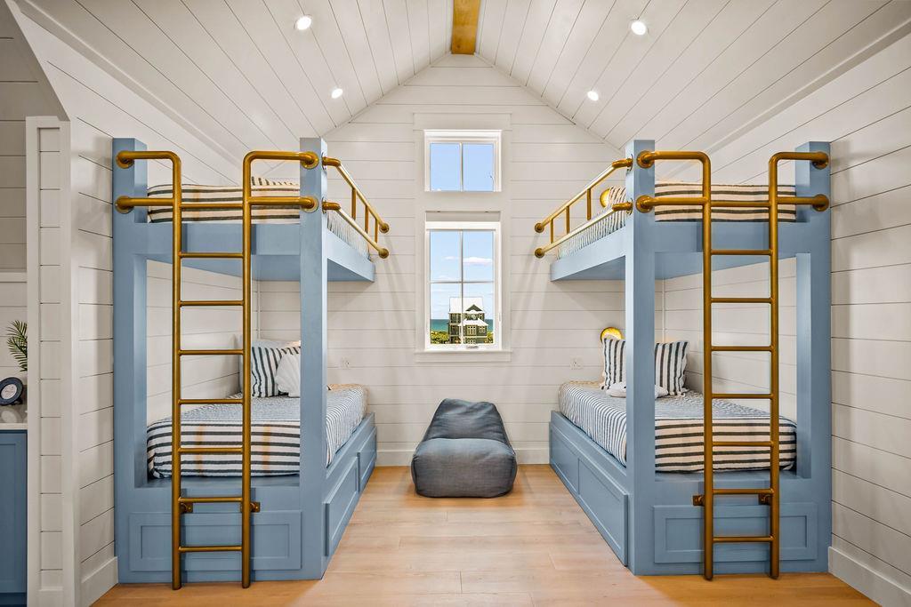 3rd Floor, Bunk Bedroom