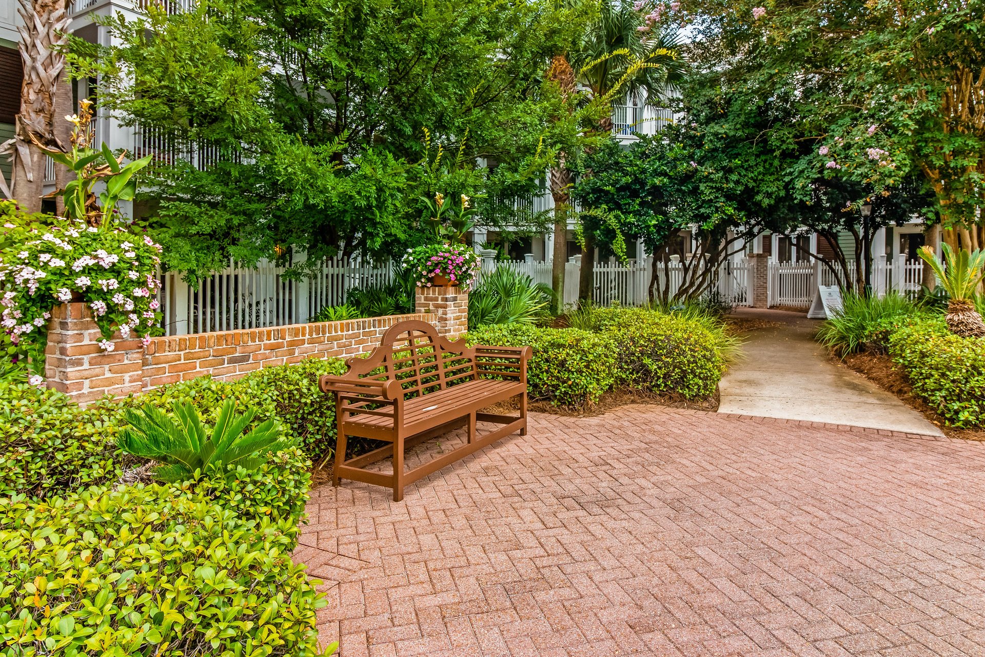 Baytowne Wharf  Market Street Inn 234  Salty Escape 13