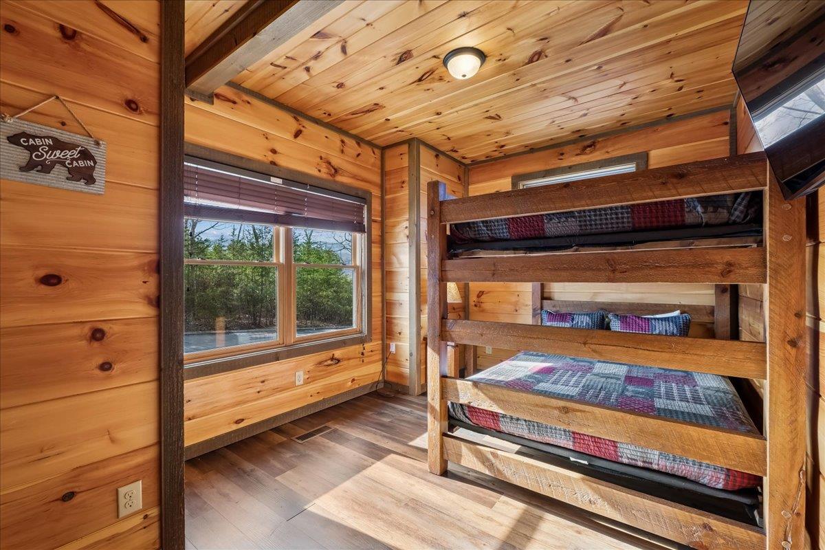 37Bedroom