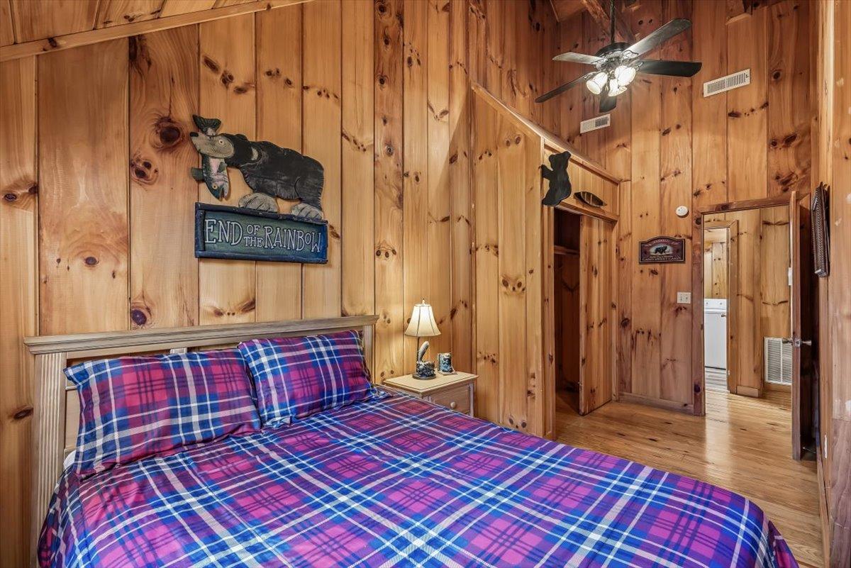 32Bedroom