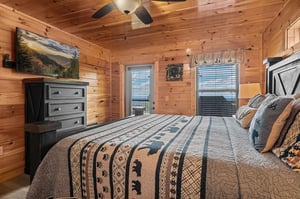 TV, views and shared balcony access