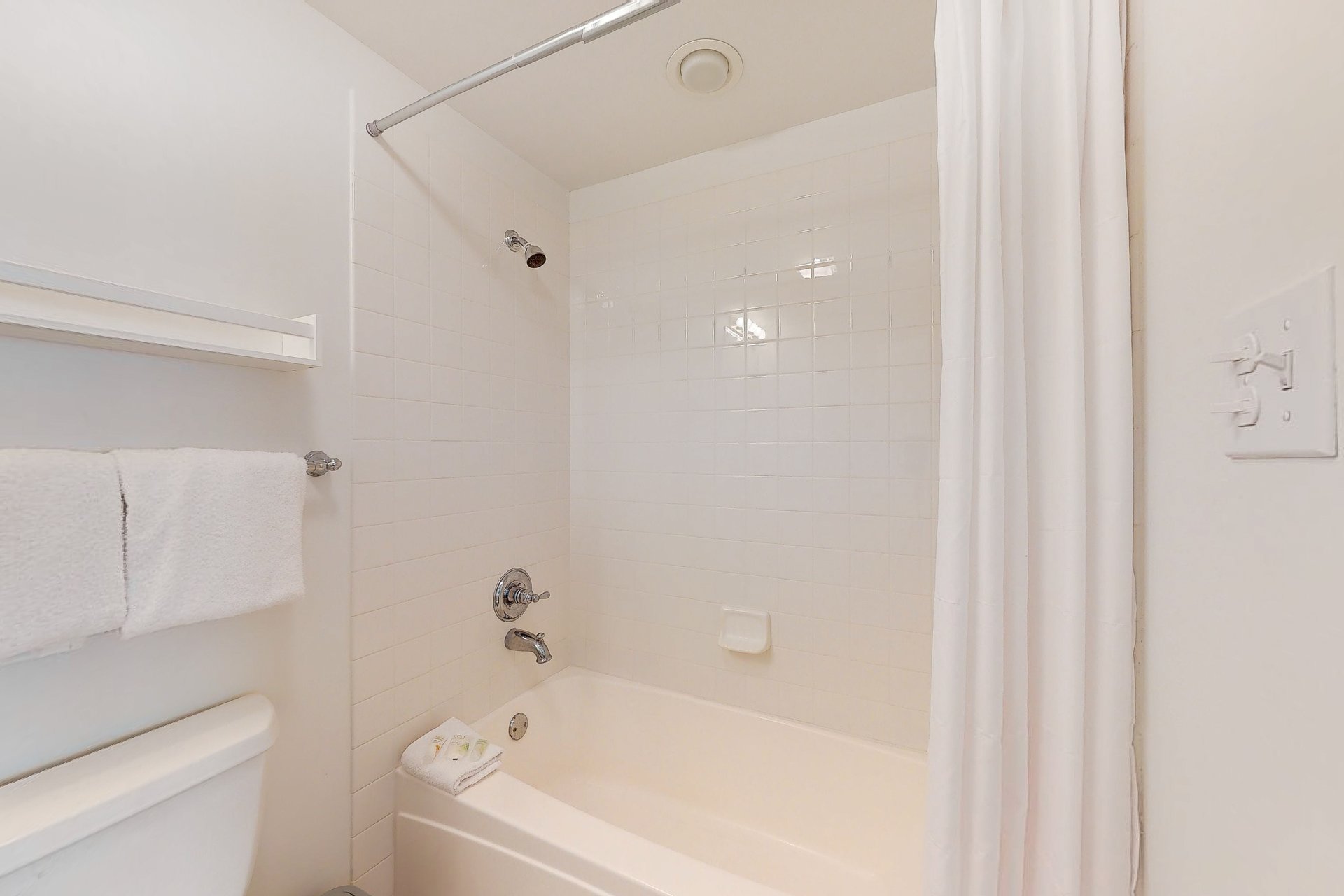 Four Seasons 701E Pier 701 East 27