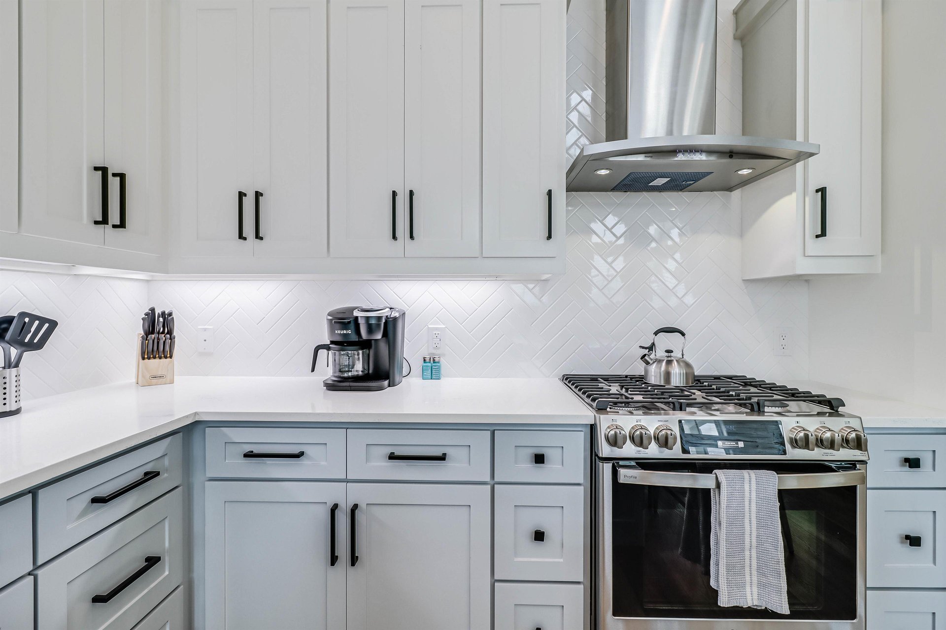 Kitchen, 2nd Floor
