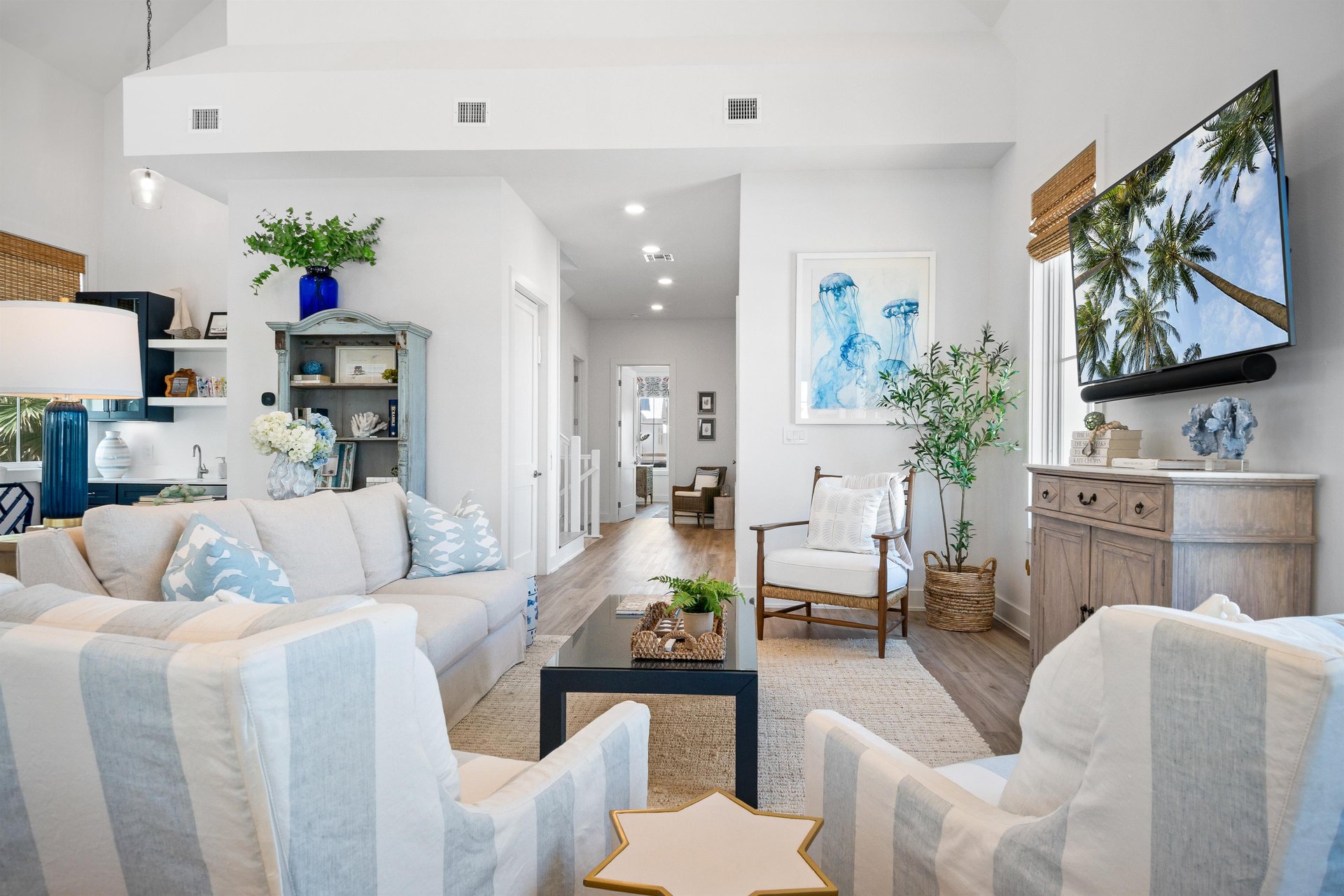 Living Area, 2nd Floor