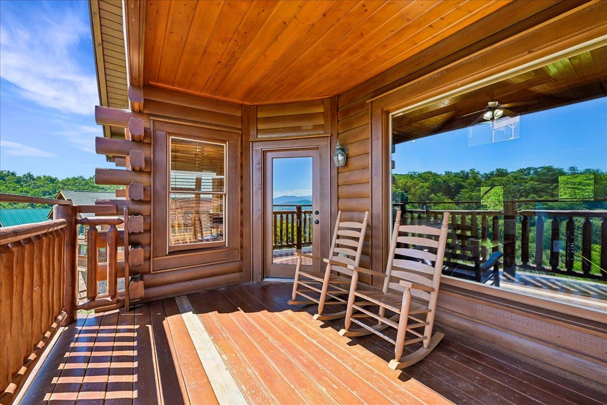 Main LevelBalcony