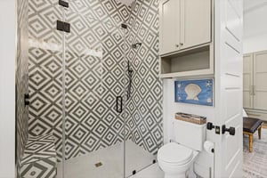 3rd King Ensuite, 2nd Floor