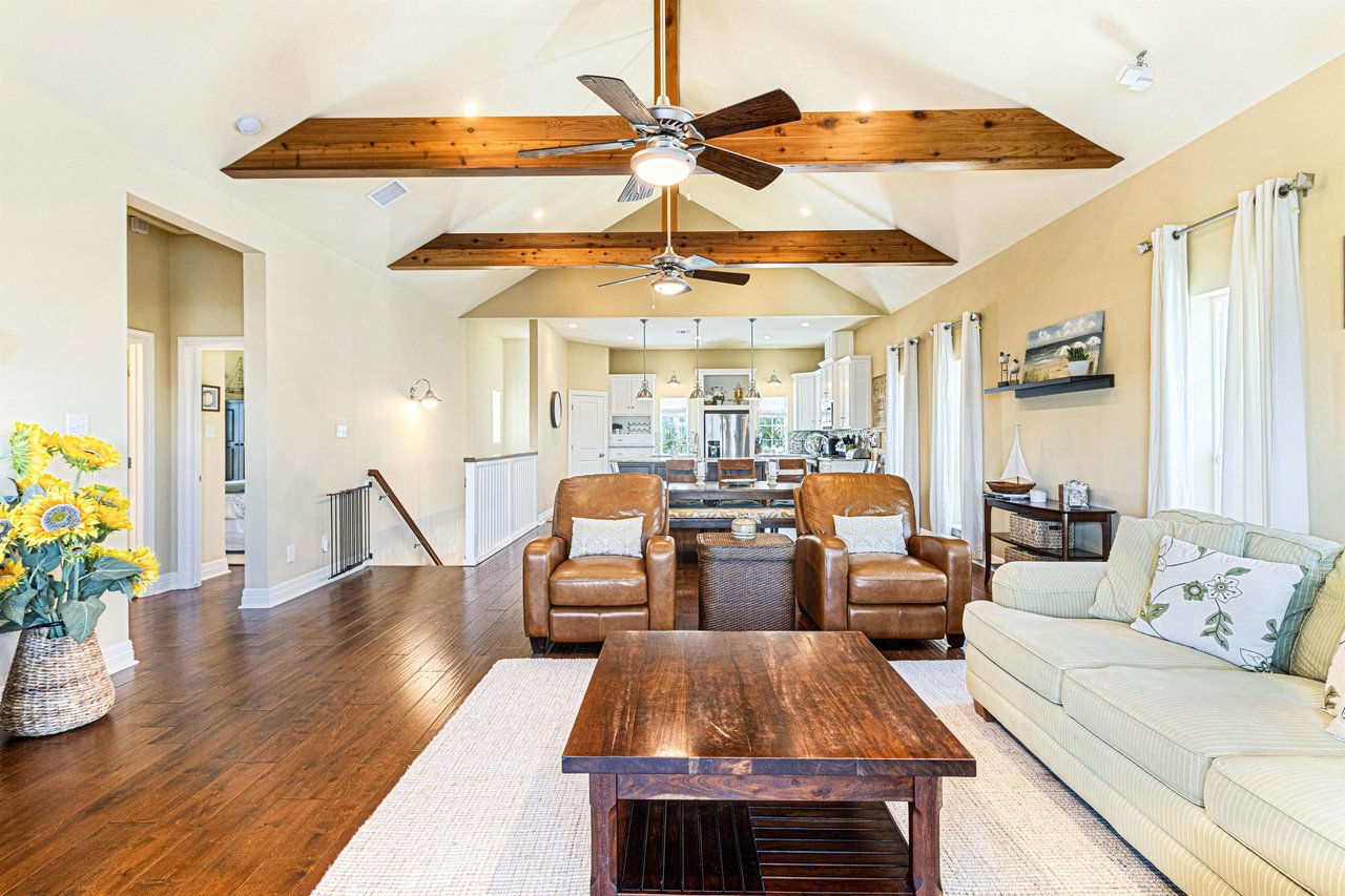 Living Area, 2nd Floor