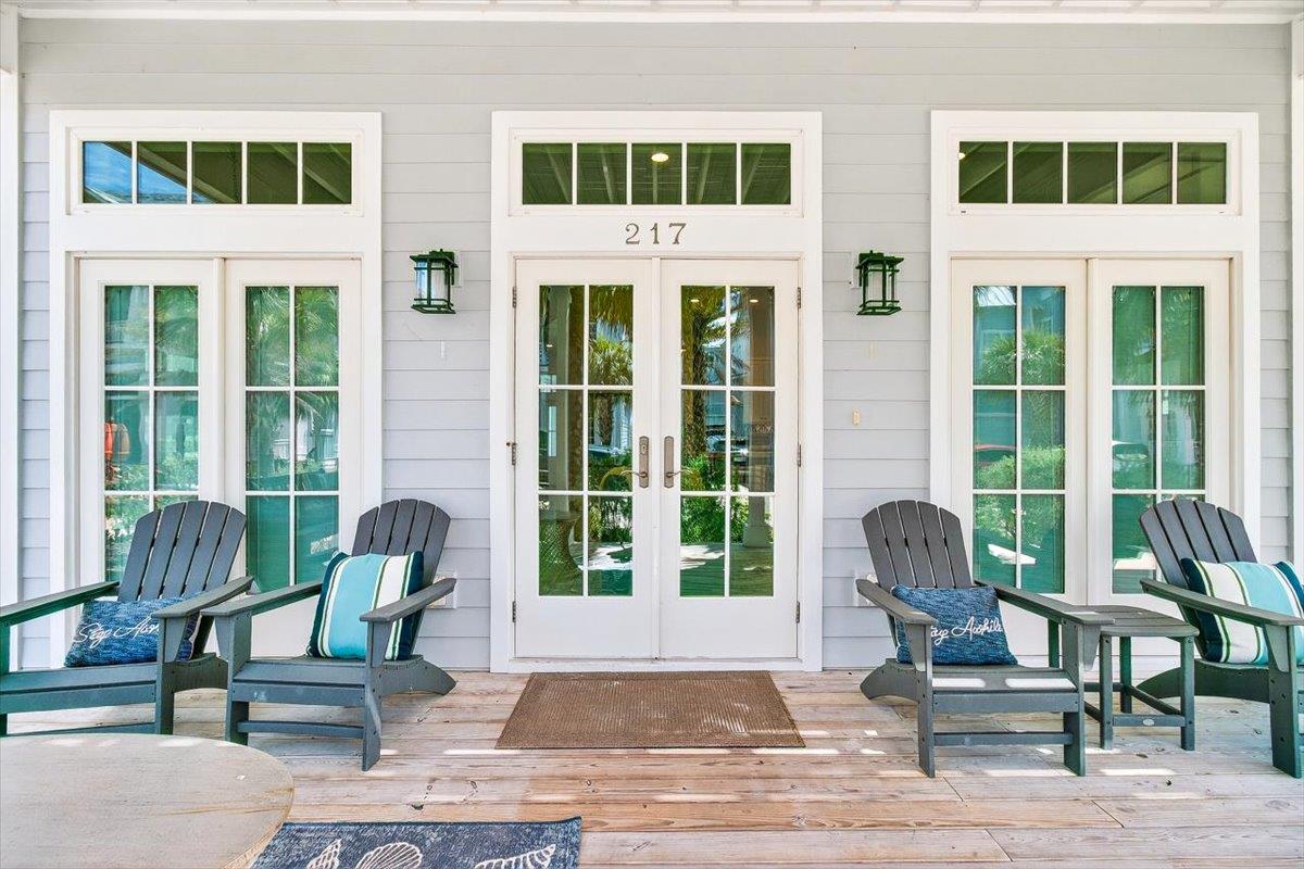 1st Floor, Front Porch