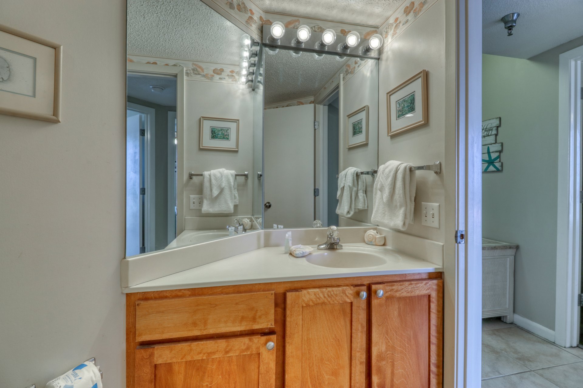 Pelican Pointe 806 17