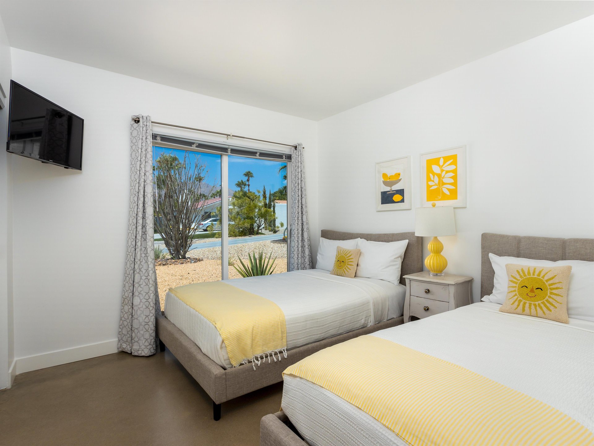 Guest bedroom