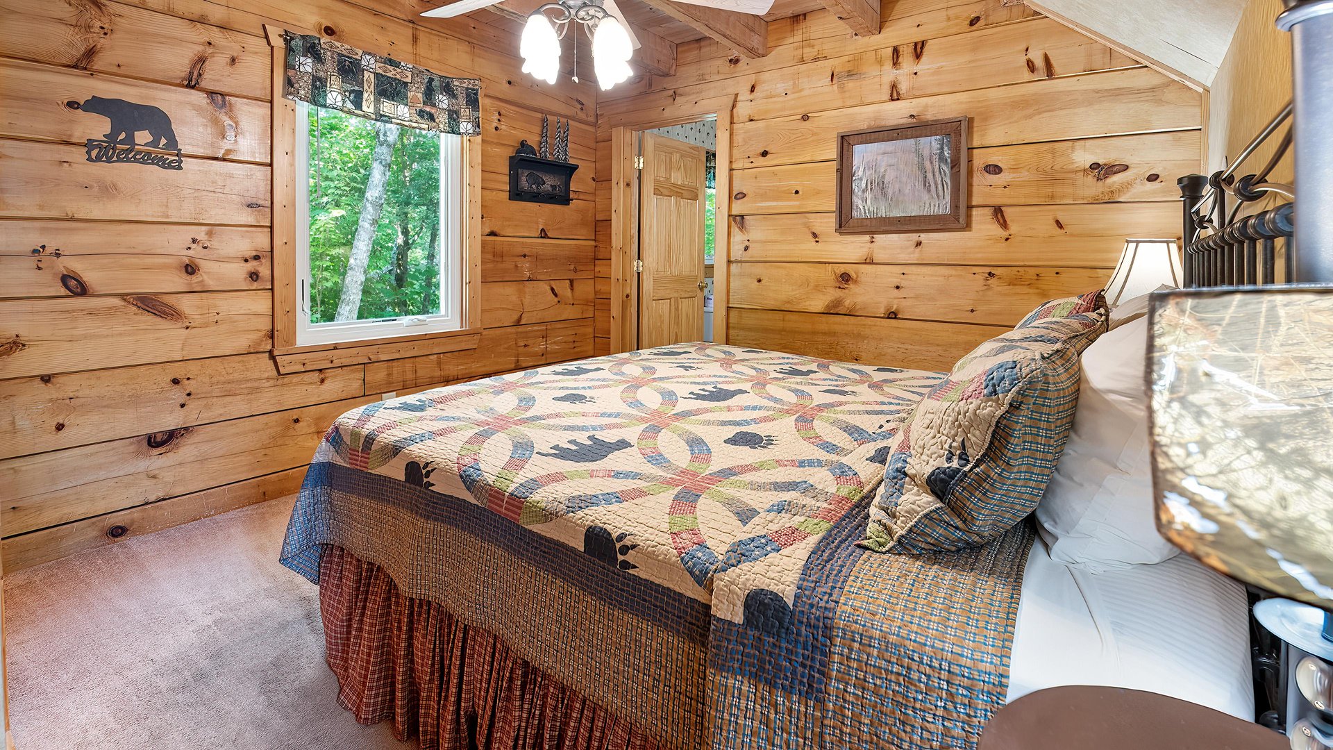at hooked on bears a 2 bedroom cabin rental located in pigeon forge