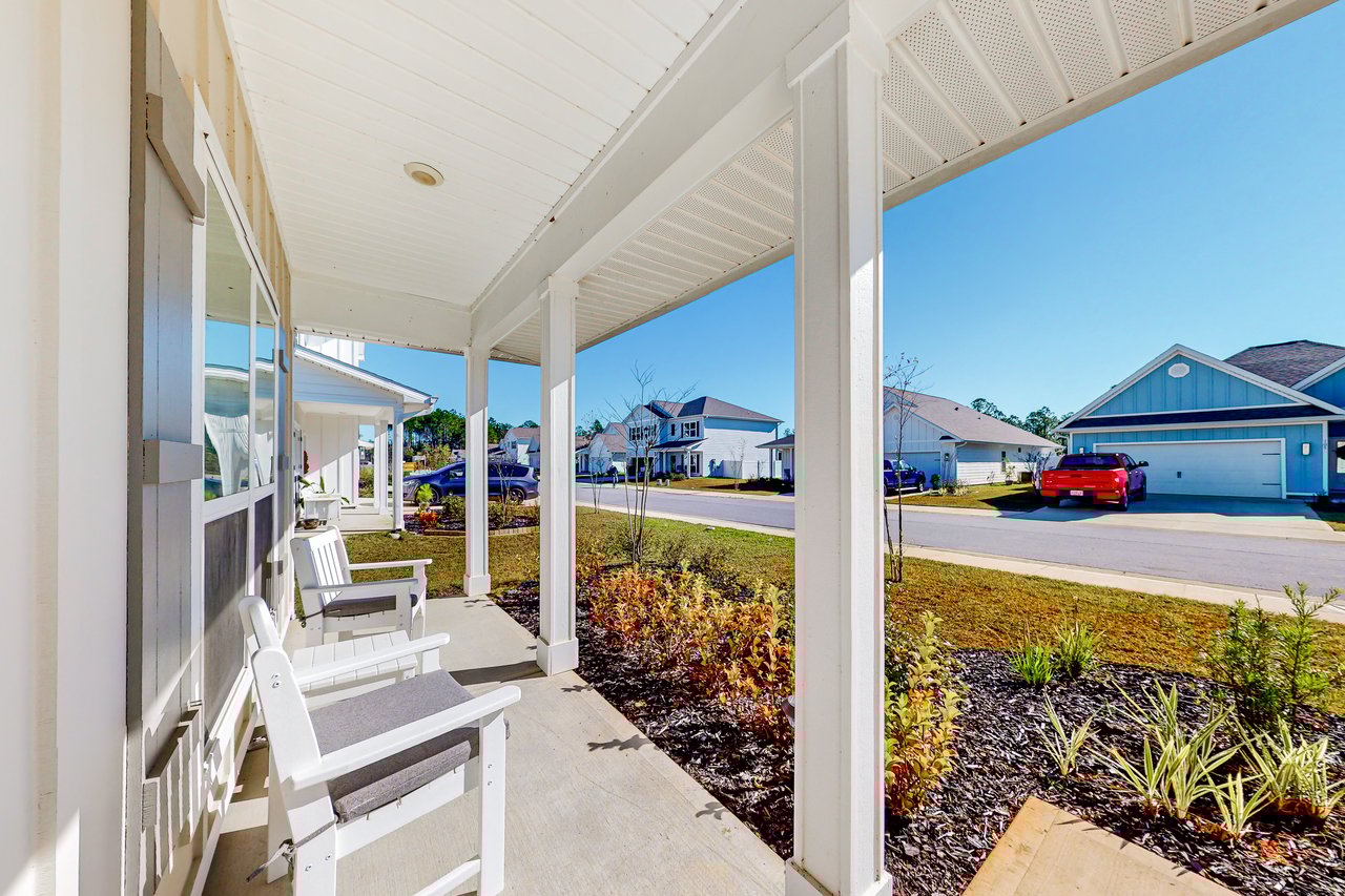 The Beach and Bay Nest 4