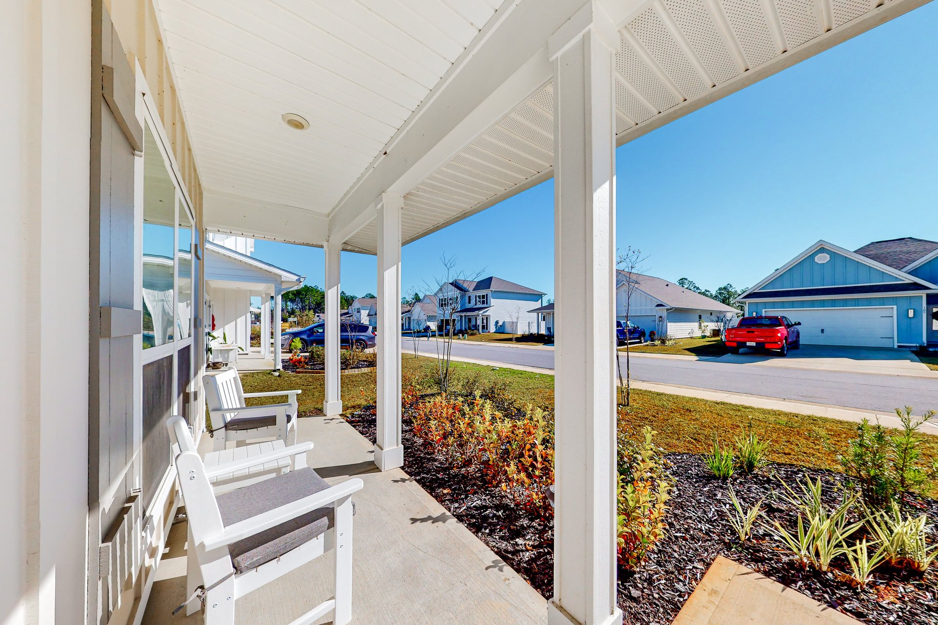 The Beach and Bay Nest 4