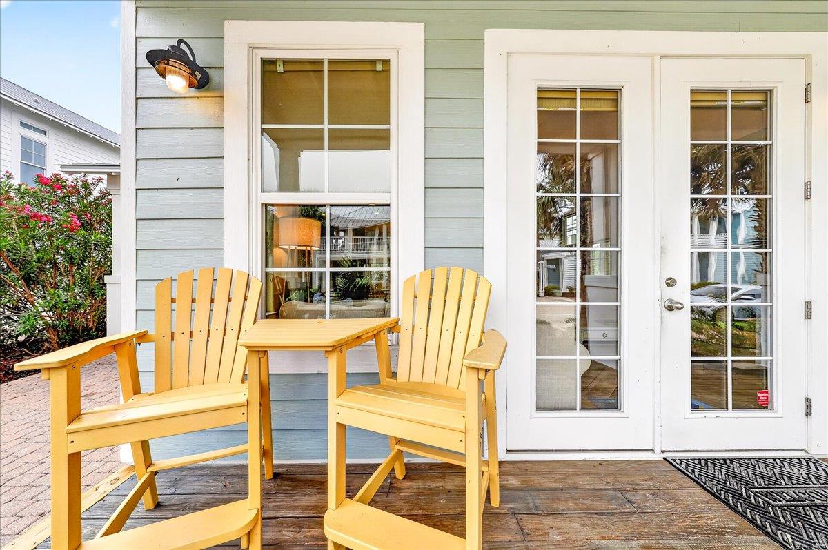 1st Floor, Front Porch