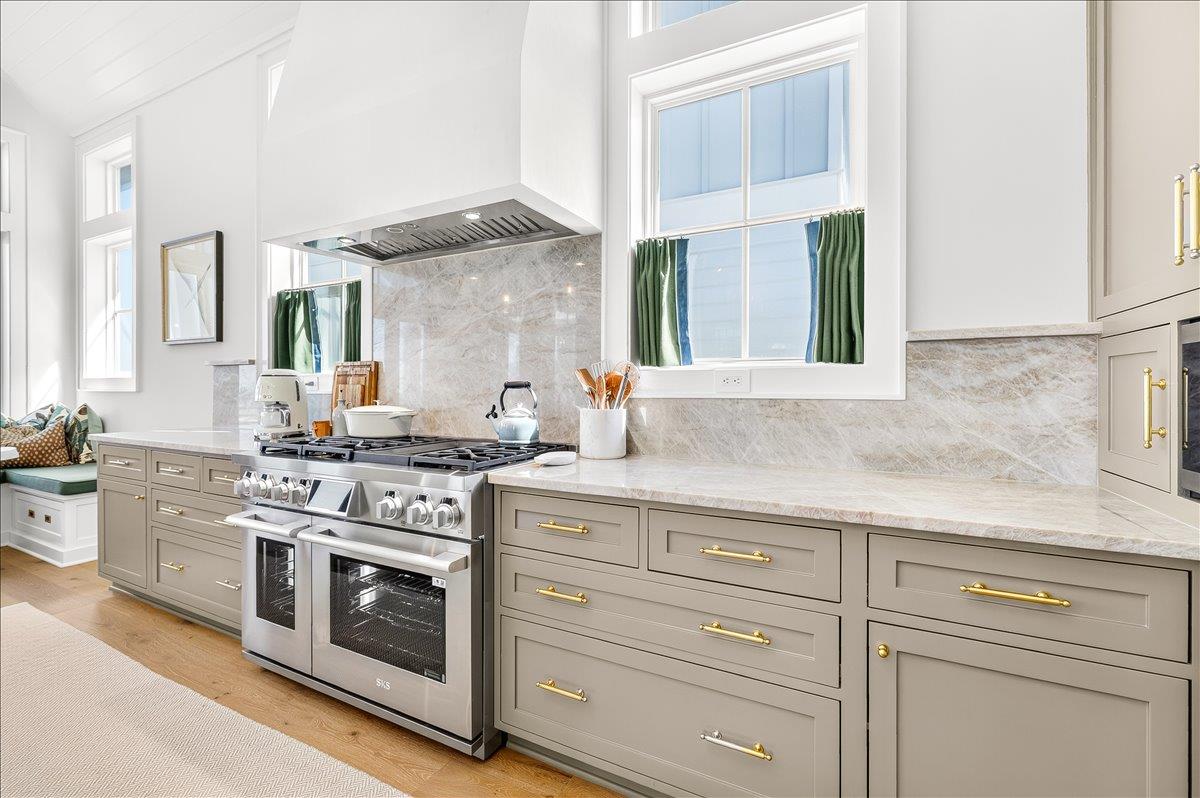 3rd Floor, Kitchen