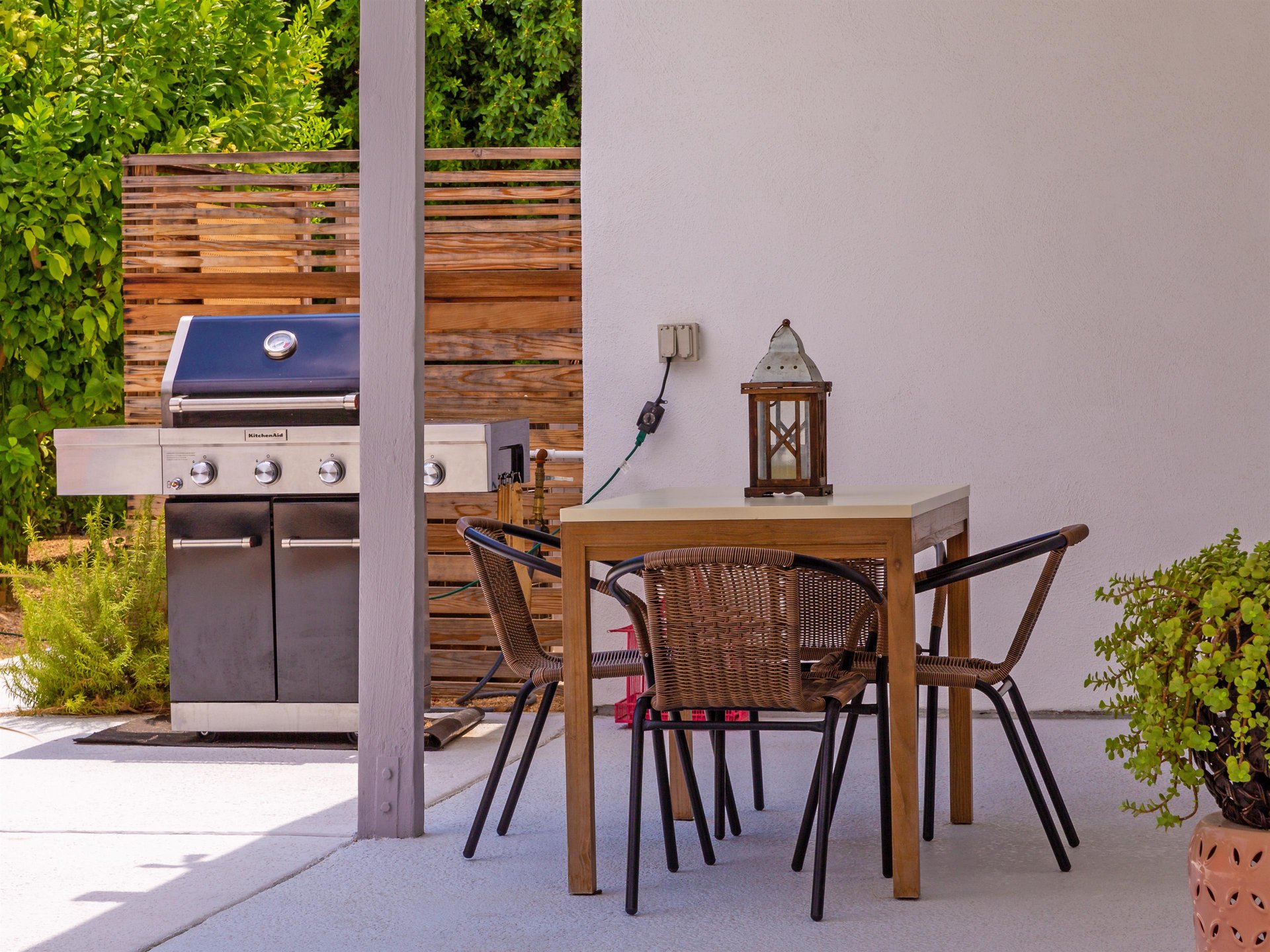 Al fresco dining