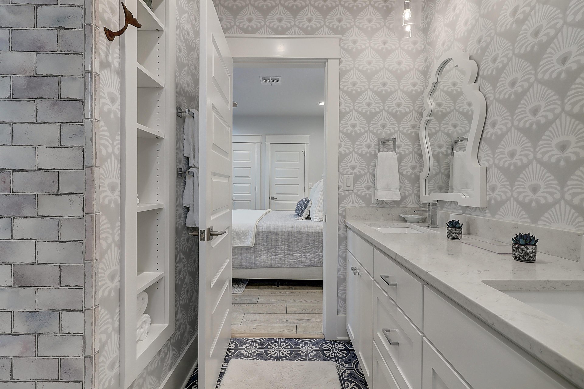 1st Floor, Shared Bathroom