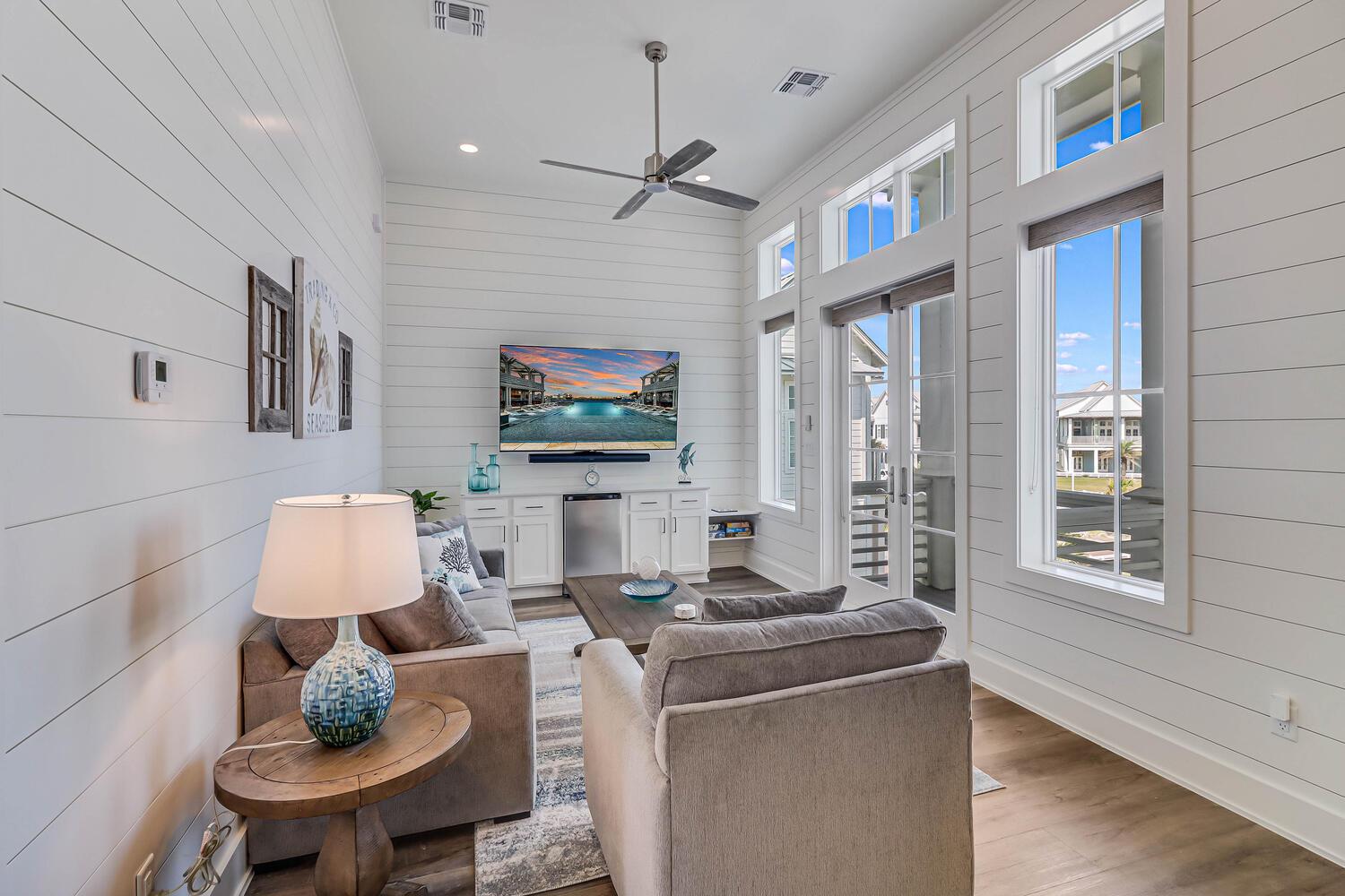 Sitting Area, 2nd Floor