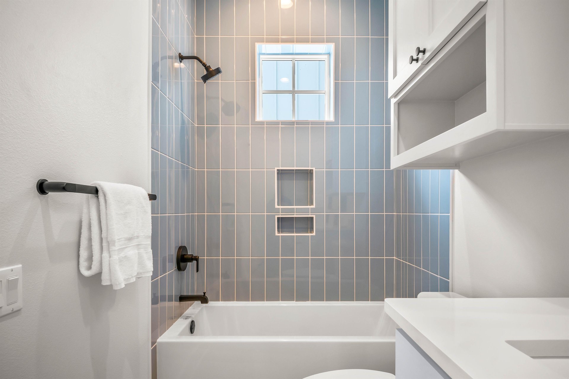 Bunk Bathroom, 1st Floor