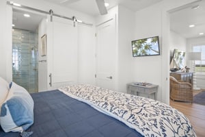 King Bedroom, 1st Floor