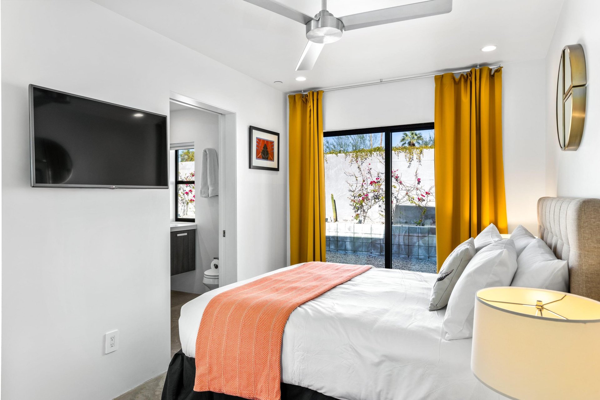 Guest bedroom
