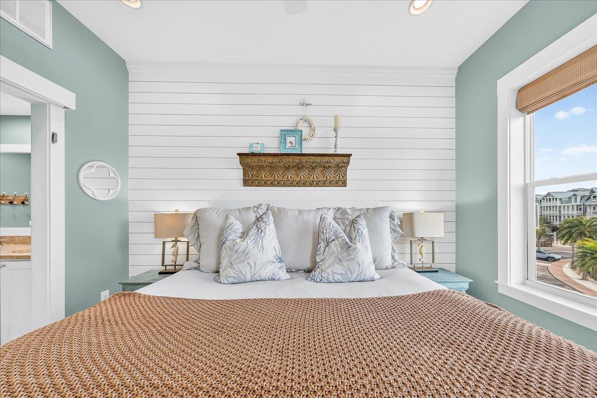 Primary King Bedroom, 1st Floor