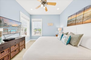 1st Floor, King Bedroom