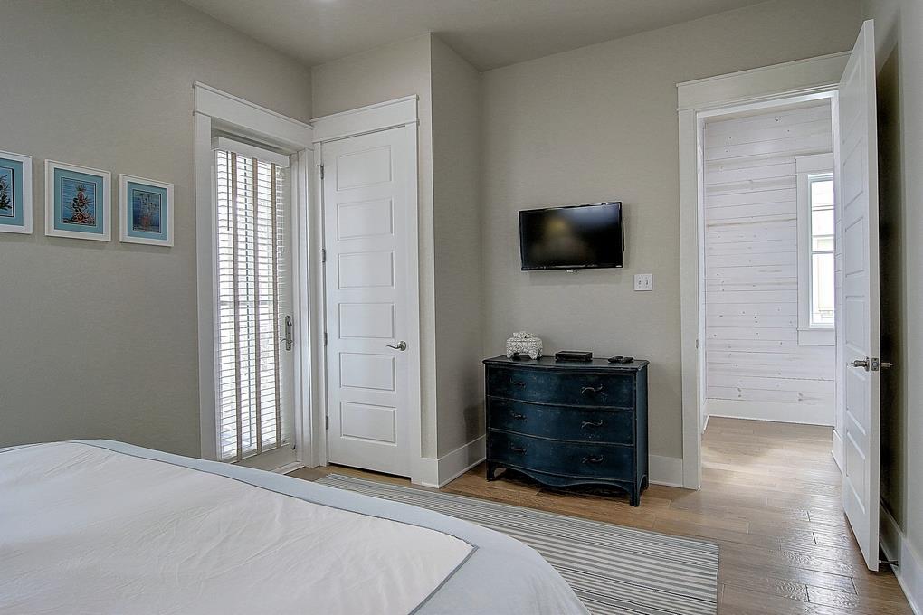 2nd Floor King Bedroom