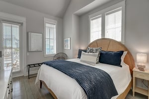 King Bedroom, 2nd Floor