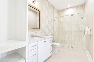 2nd King Bathroom, 1st Floor