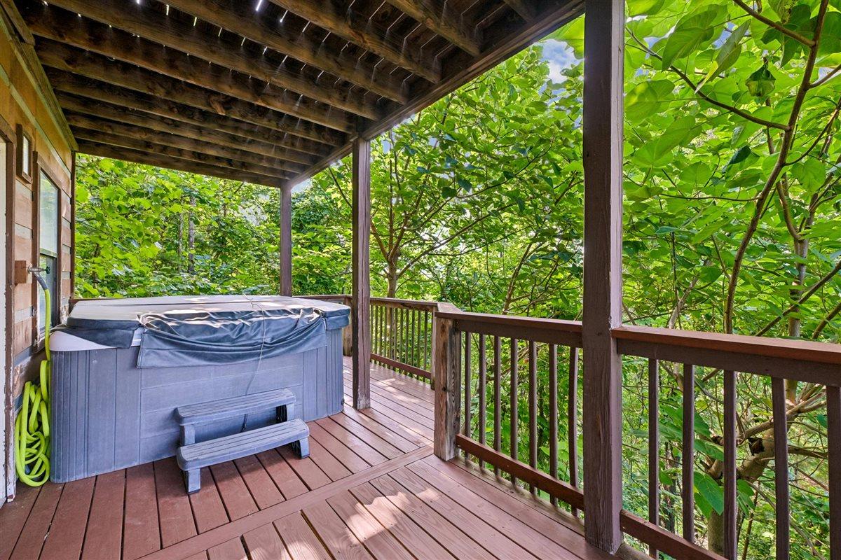 031Hot Tub