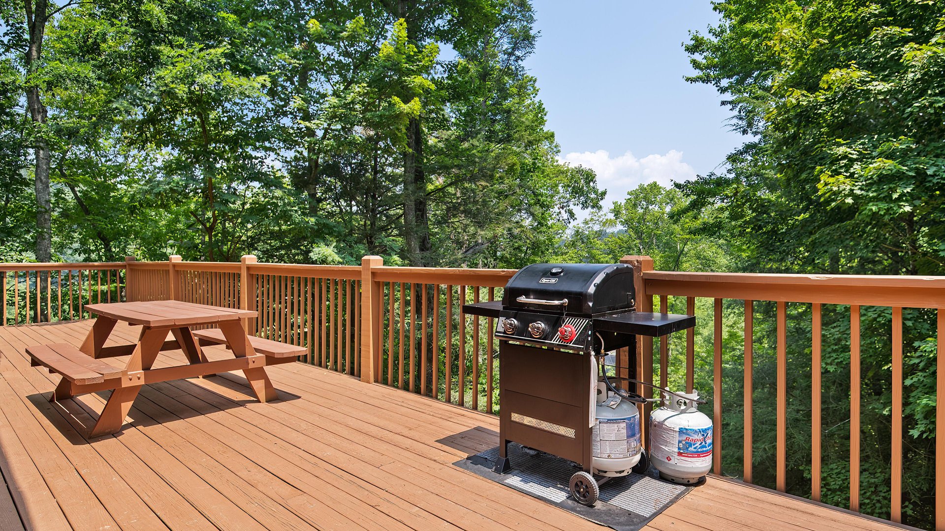 at hooked on bears a 2 bedroom cabin rental located in pigeon forge