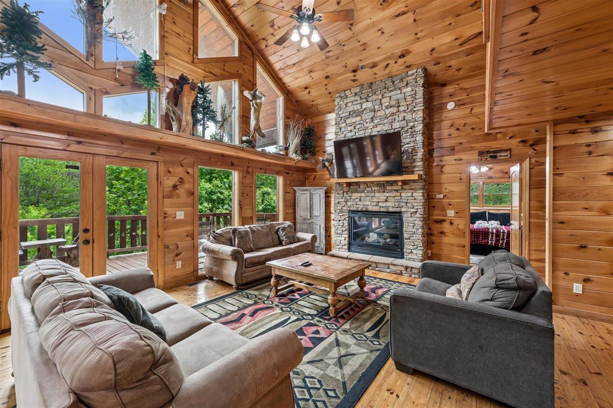 027Living Room