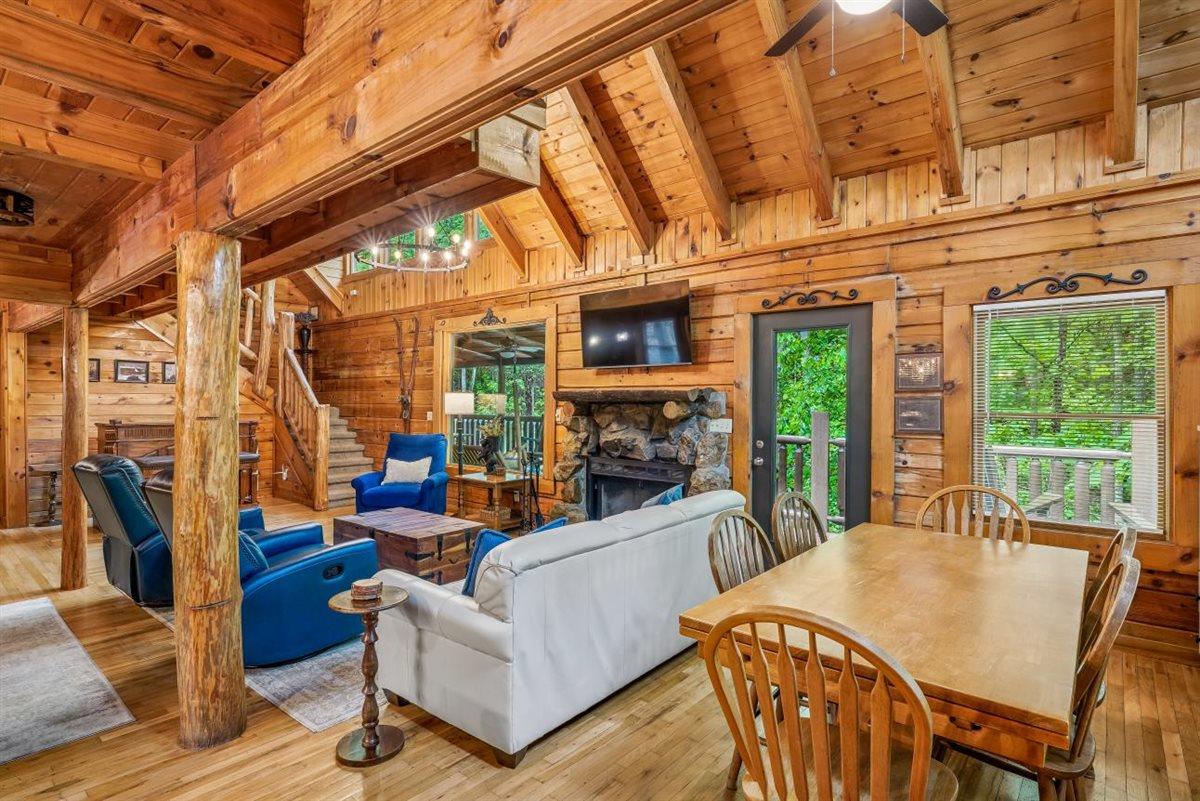 12Dining Room