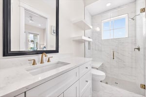 1st Floor, Second King Bathroom