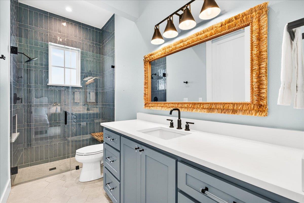 1st Floor King Ensuite