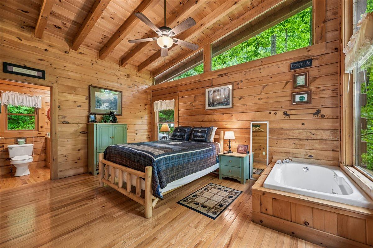 30Primary Bedroom