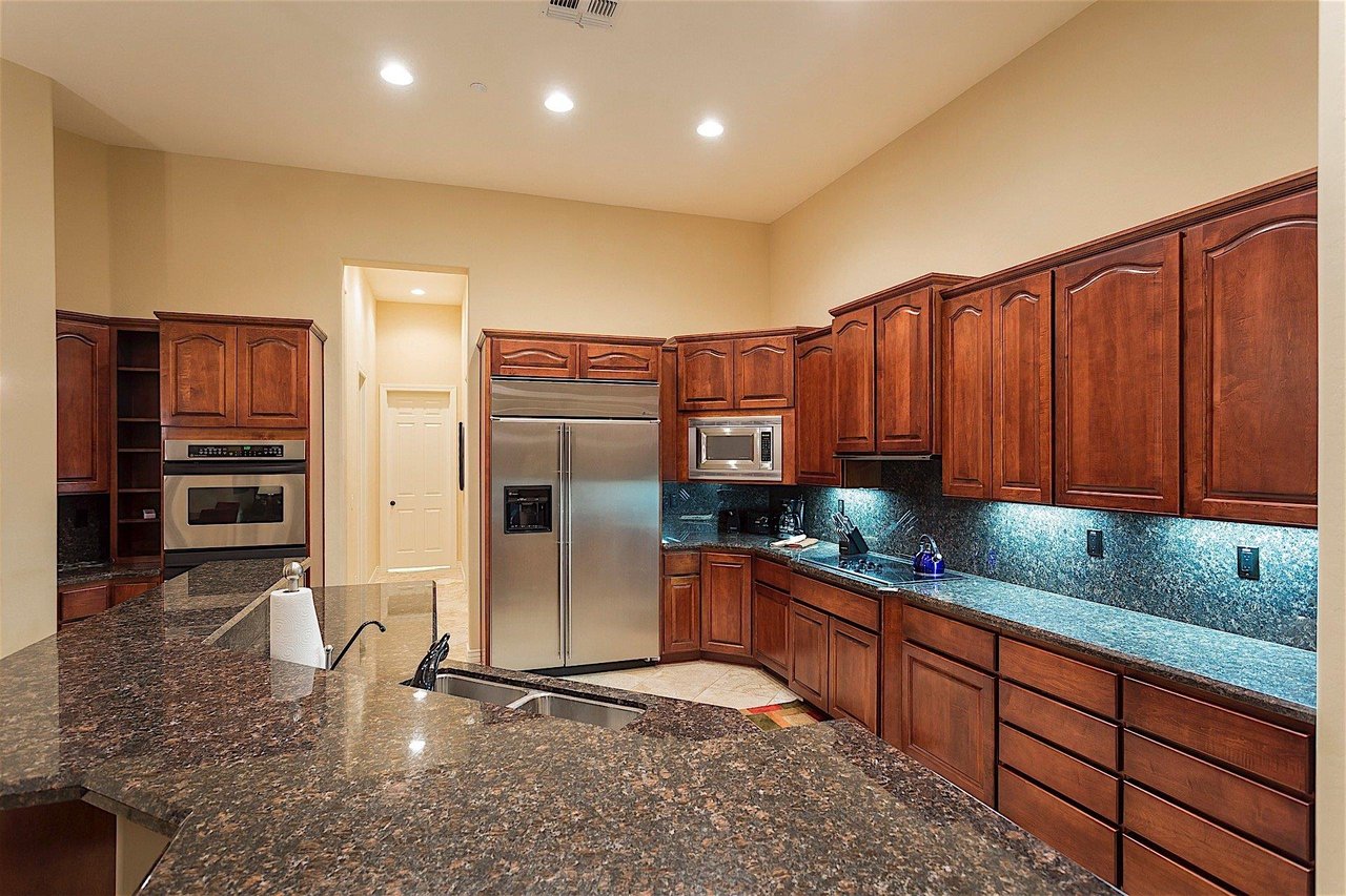 Lots of counter Space