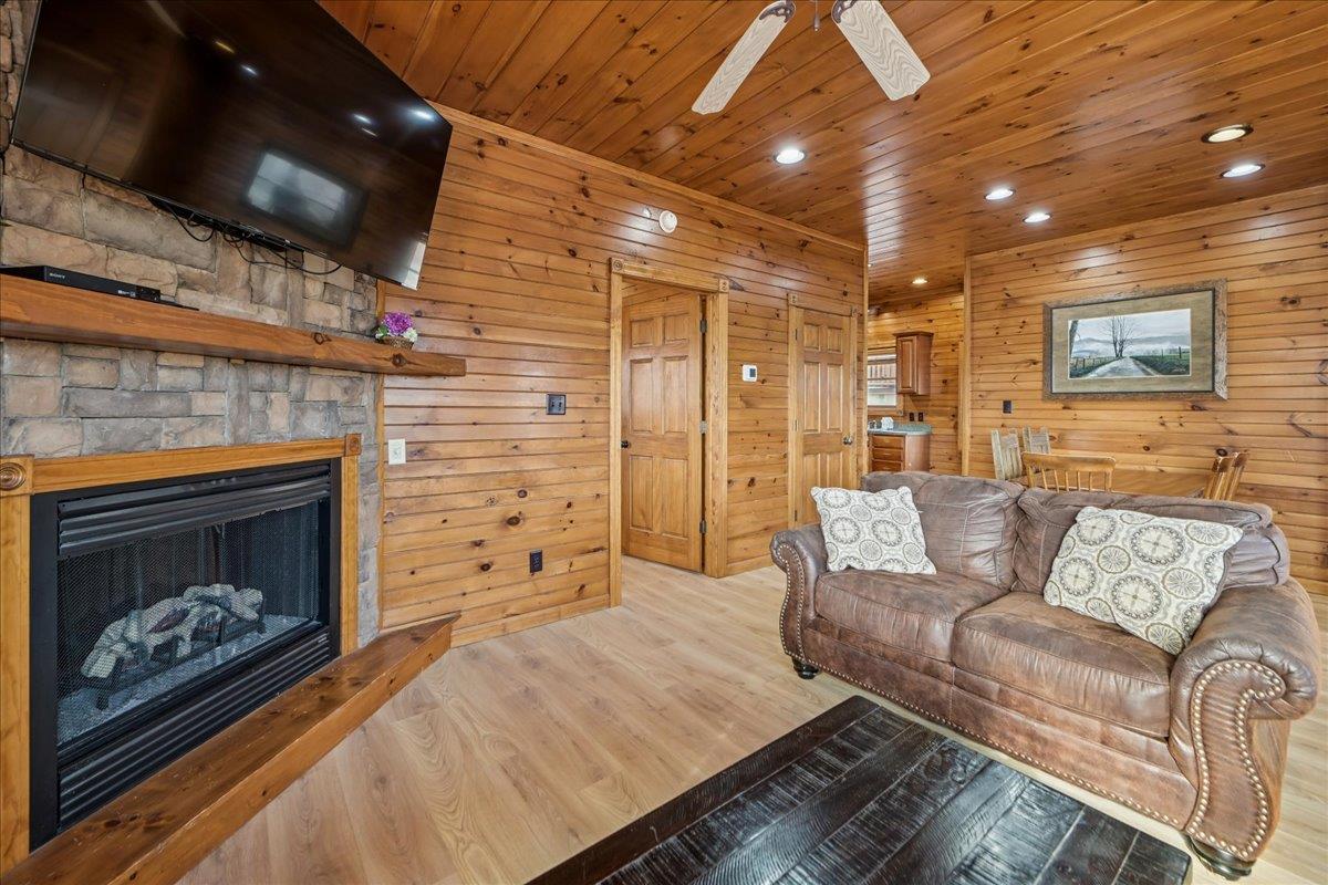 19Living Room