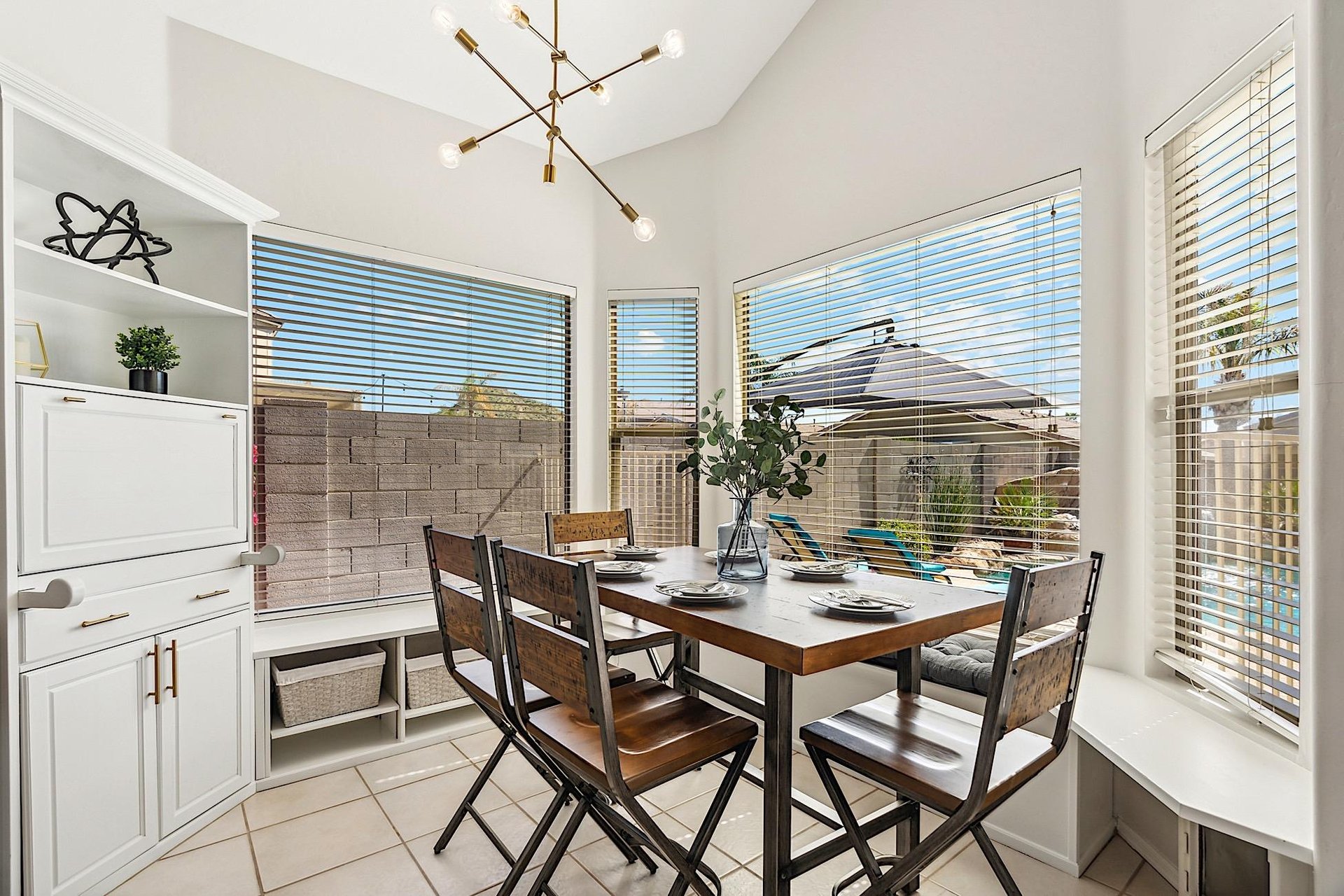 Dining table seats 6