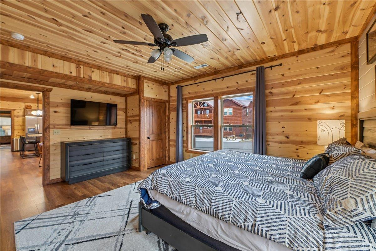 077Bedroom