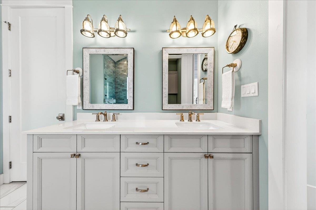2nd Floor, Primary King Bathroom