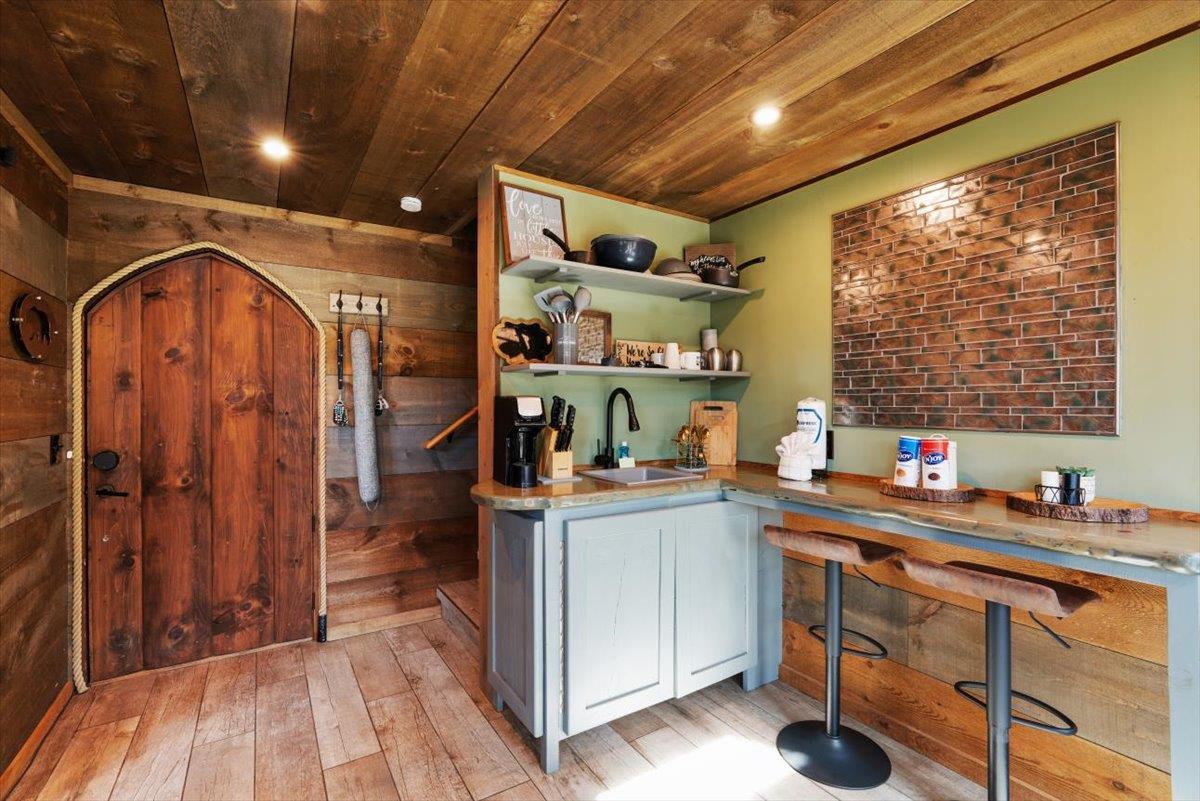12Kitchen
