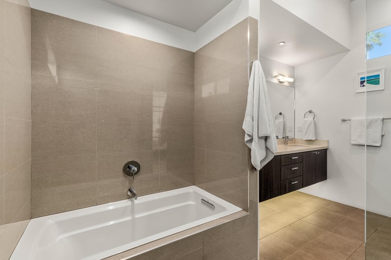 Primary bathroom soaking tup